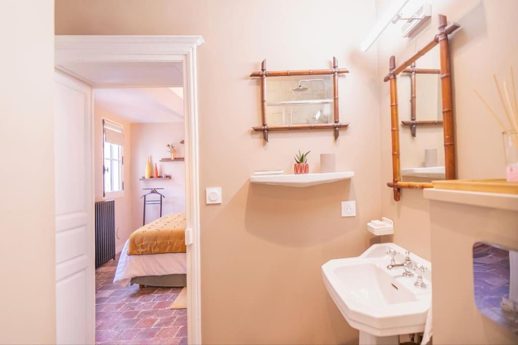 Maison Des Pilastres Au Coeur D'Auxerre Extérieur photo