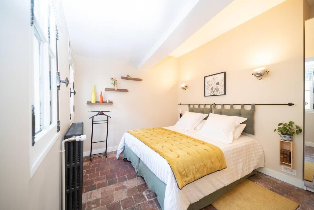 Maison Des Pilastres Au Coeur D'Auxerre Extérieur photo